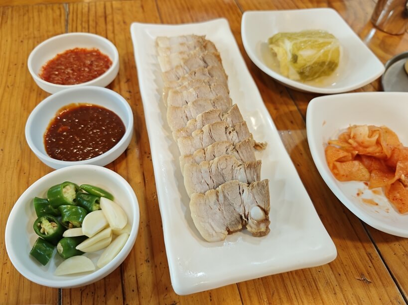 오두산막국수 편육